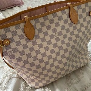 Louis Vuitton Never Full